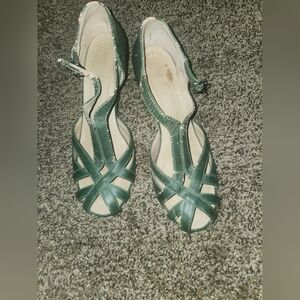 Vintage Inspired Nine West 7 1/2 Green Women's Heels